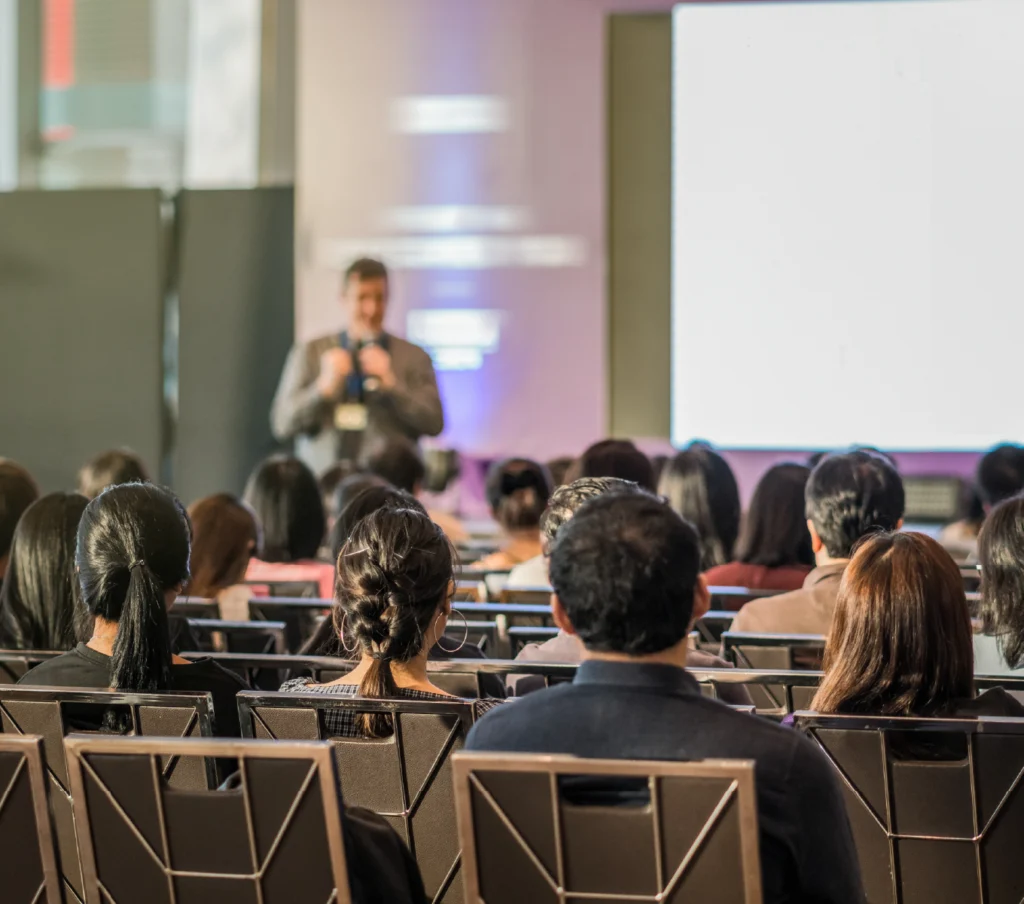 Ponente- en-evento-corporativo